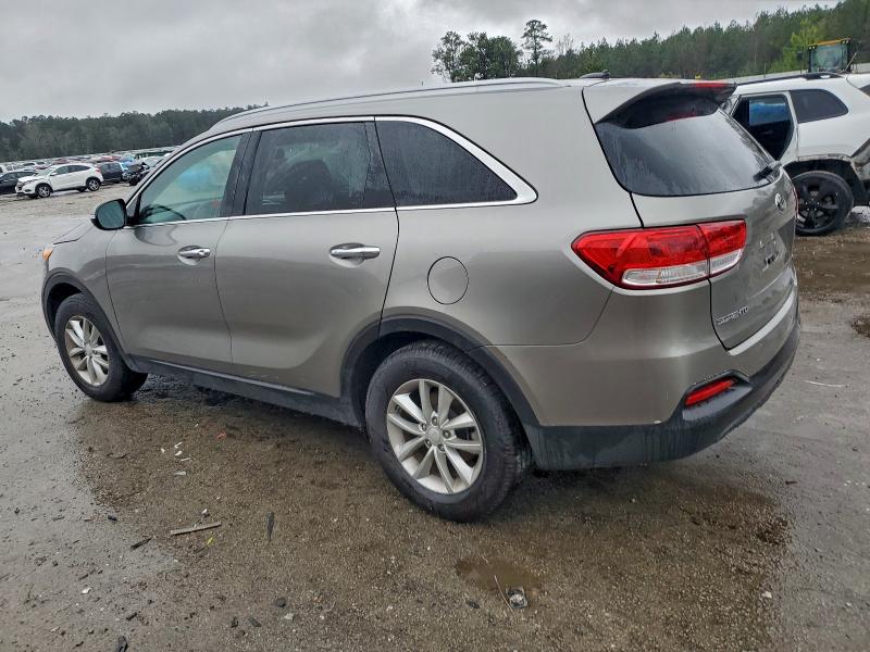 Фото 2 - KIA SORENTO