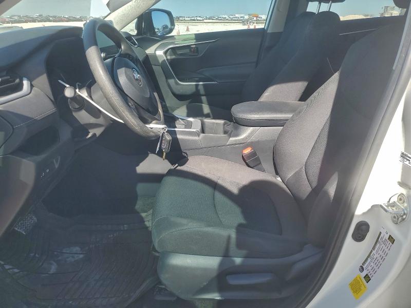 Фото 7 - TOYOTA RAV4