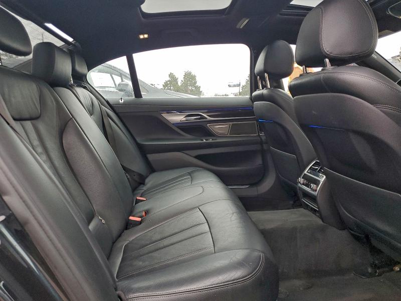 Фото 10 - BMW 7 SERIES