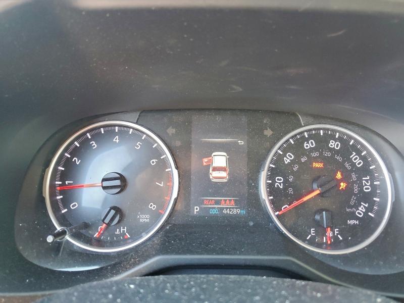 Фото 9 - TOYOTA RAV4