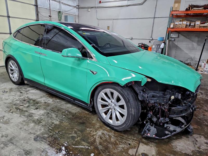 Фото 4 - TESLA MODEL X