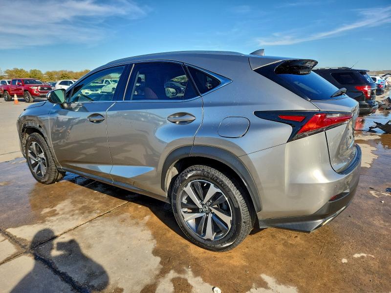 Фото 2 - LEXUS NX