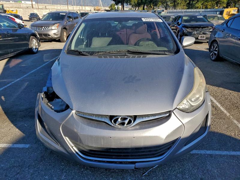 Фото 5 - HYUNDAI ELANTRA