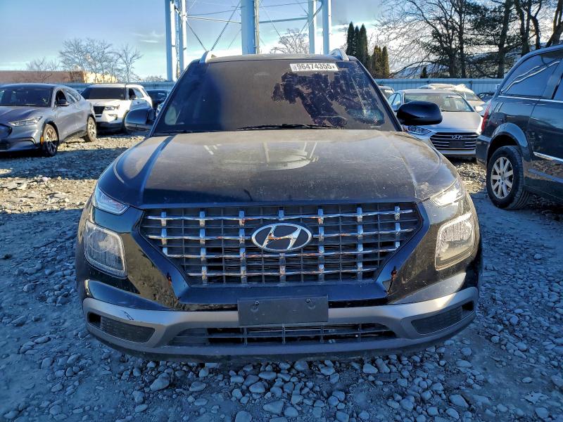 Фото 5 - HYUNDAI VENUE
