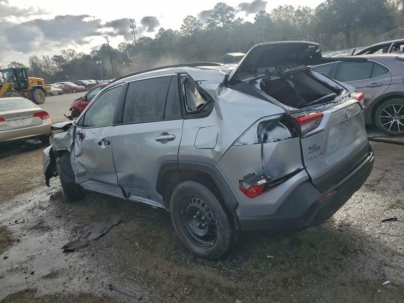 Фото 2 - TOYOTA RAV4