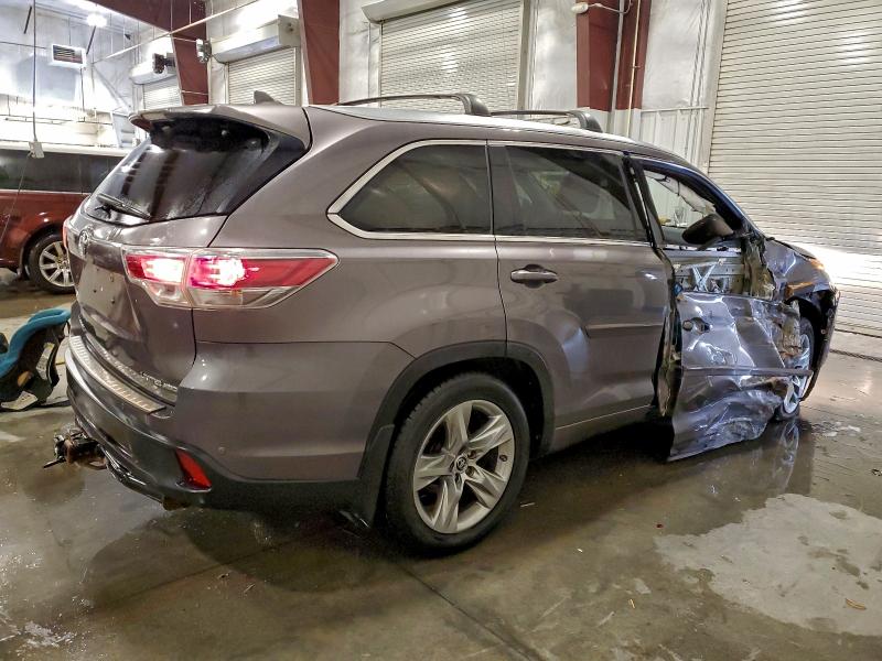 Фото 3 - TOYOTA HIGHLANDER