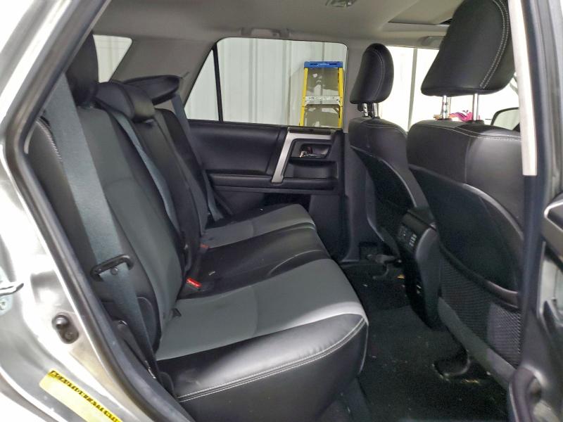 Фото 11 - TOYOTA 4RUNNER