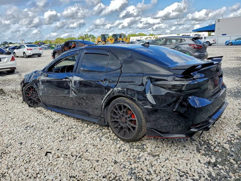 Фото 2 - TOYOTA CAMRY