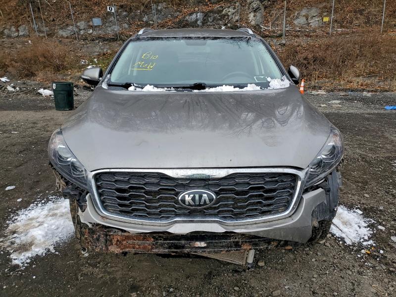 Фото 5 - KIA SORENTO