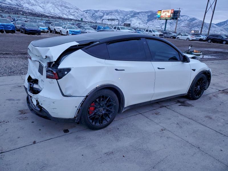 TESLA MODEL Y 2022 VIN 7SAYGDEF5NF530012