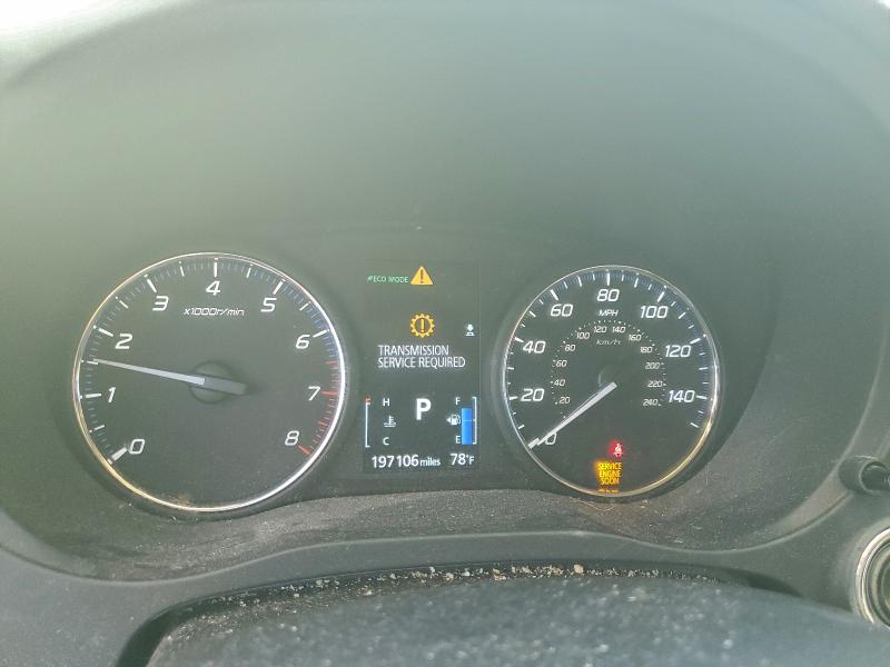 Фото 9 - MITSUBISHI OUTLANDER