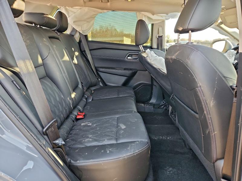 Фото 11 - NISSAN ROGUE