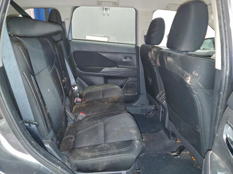 Фото 11 - MITSUBISHI OUTLANDER