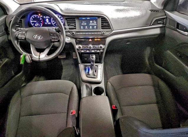 Фото 8 - HYUNDAI ELANTRA