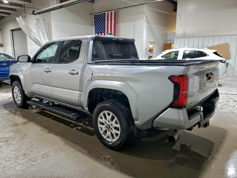 Фото 2 - TOYOTA TACOMA