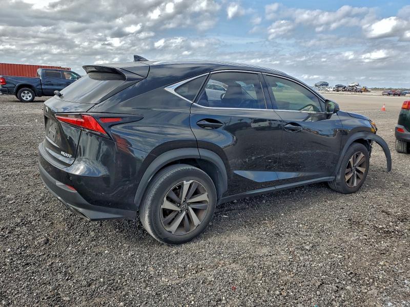 Фото 3 - LEXUS NX
