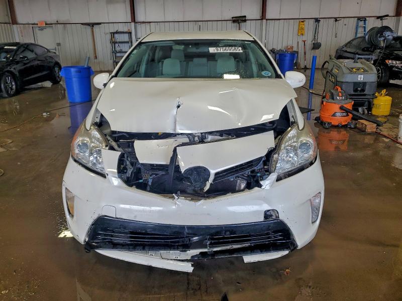 Фото 5 - TOYOTA PRIUS