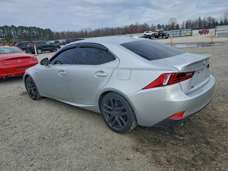 Фото 2 - LEXUS IS