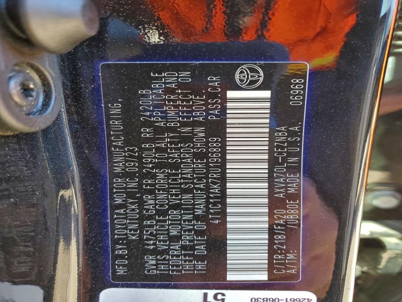 Фото 13 - TOYOTA CAMRY