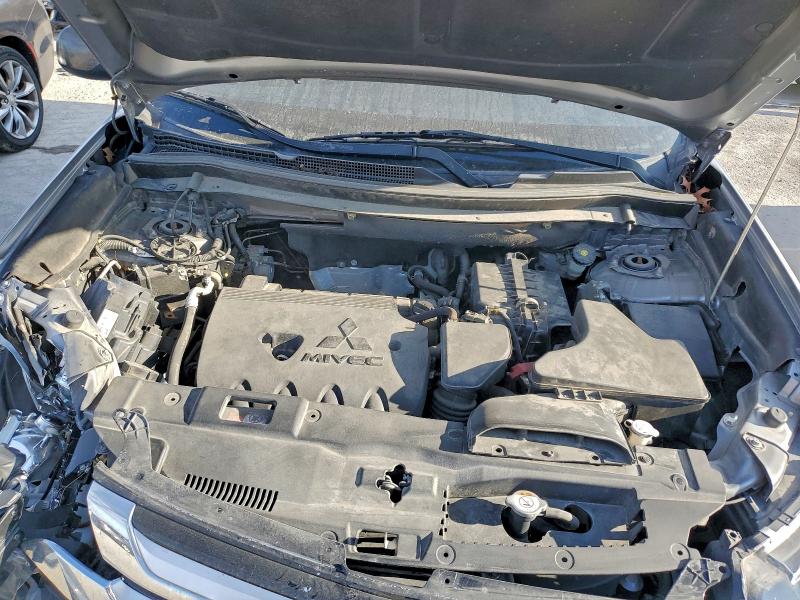 Фото 12 - MITSUBISHI OUTLANDER