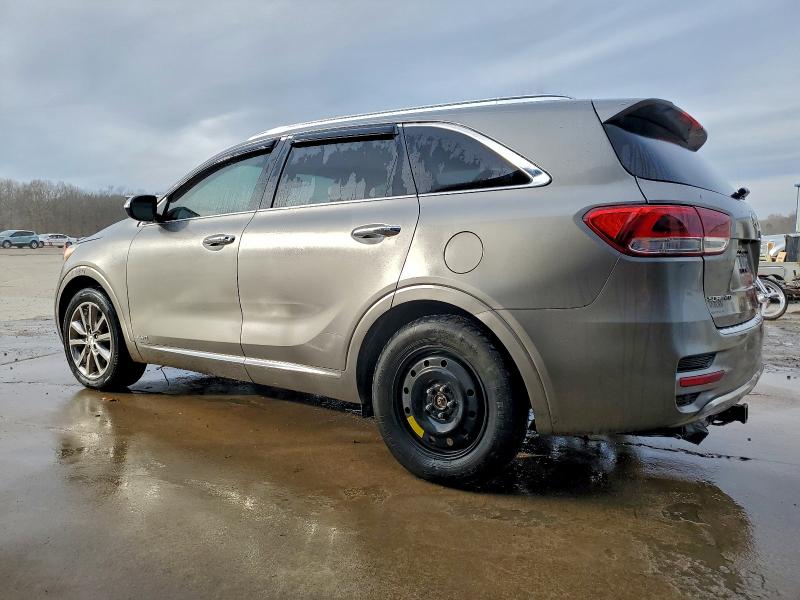 Фото 2 - KIA SORENTO