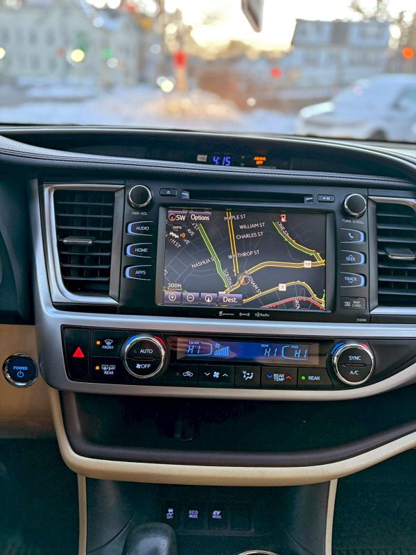 Фото 7 - TOYOTA HIGHLANDER