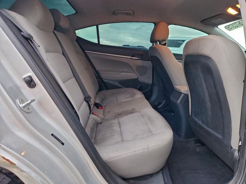 Фото 10 - HYUNDAI ELANTRA