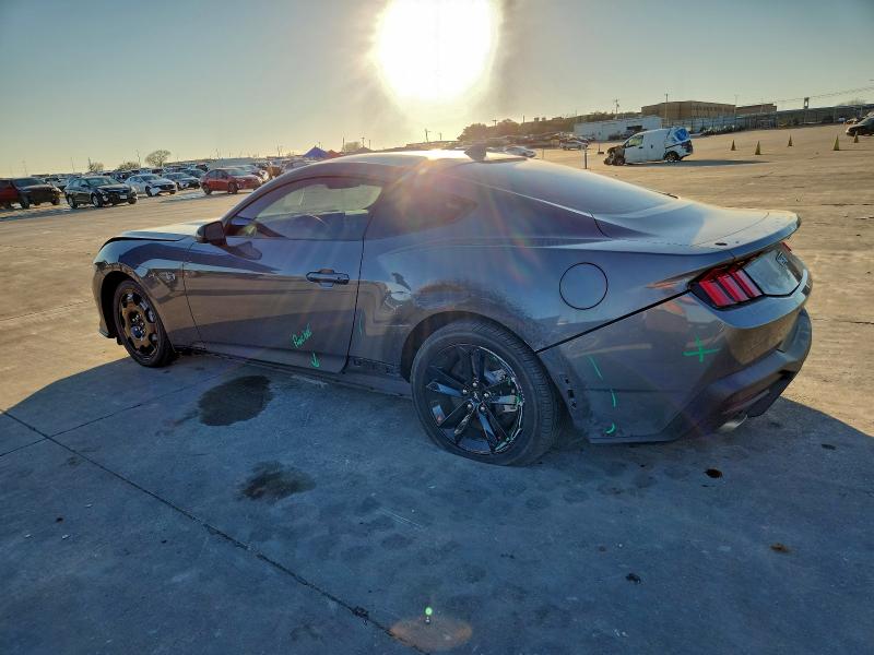 Фото 2 - FORD MUSTANG