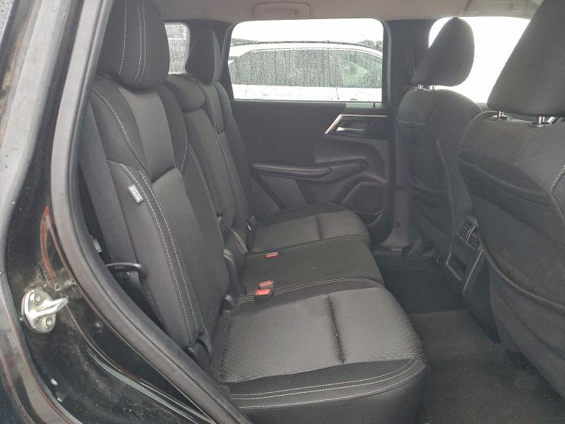 Фото 11 - MITSUBISHI OUTLANDER