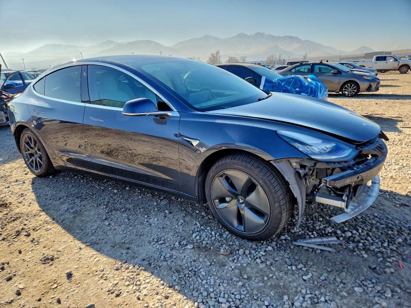 Фото 4 - TESLA MODEL 3