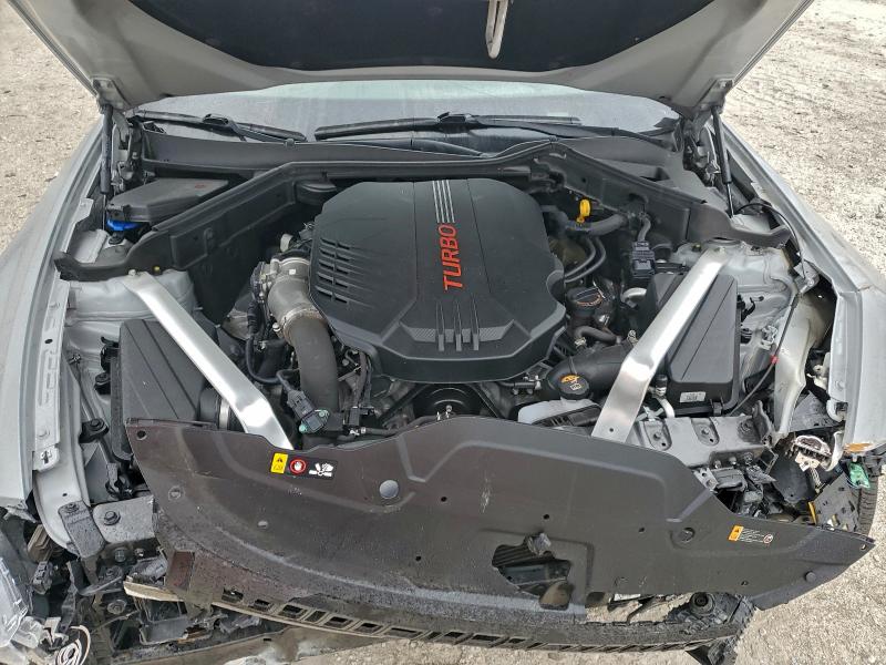 Фото 11 - KIA STINGER