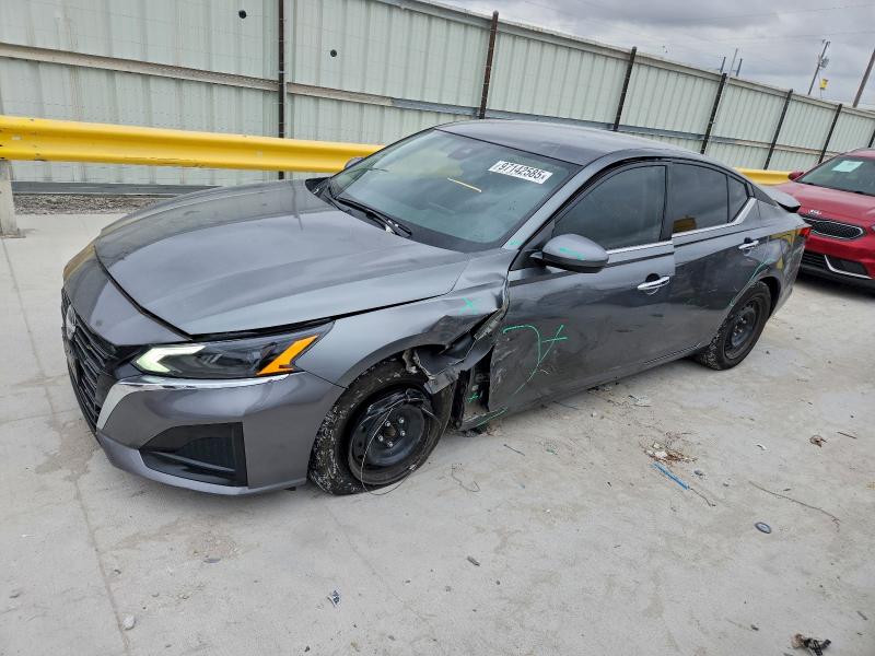 Фото 1 - NISSAN ALTIMA