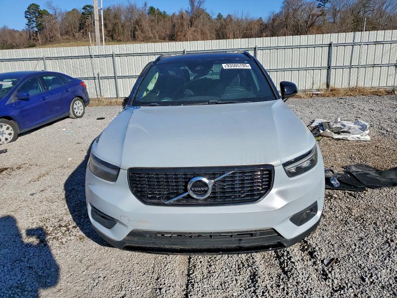 Фото 5 - VOLVO XC40