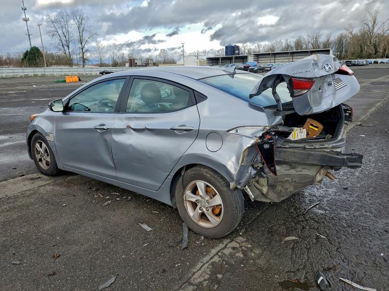 Фото 2 - HYUNDAI ELANTRA