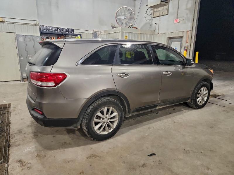 Фото 3 - KIA SORENTO