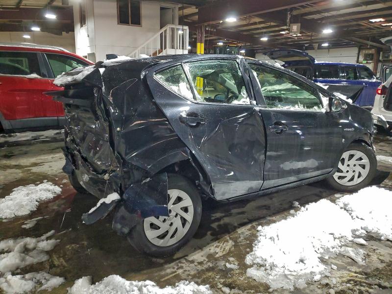 Фото 3 - TOYOTA PRIUS