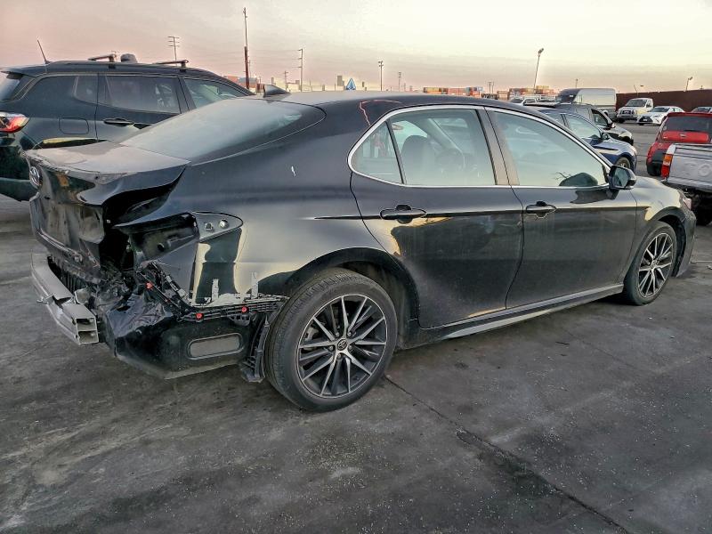 Фото 3 - TOYOTA CAMRY