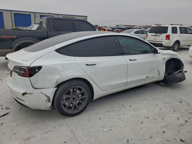 Фото 3 - TESLA MODEL 3