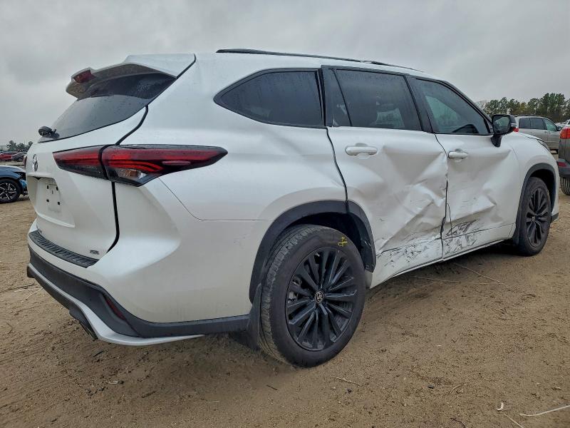 Фото 3 - TOYOTA HIGHLANDER