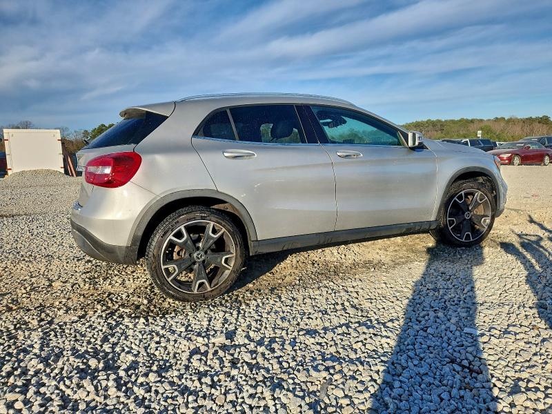 Фото 3 - MERCEDES-BENZ GLA-CLASS