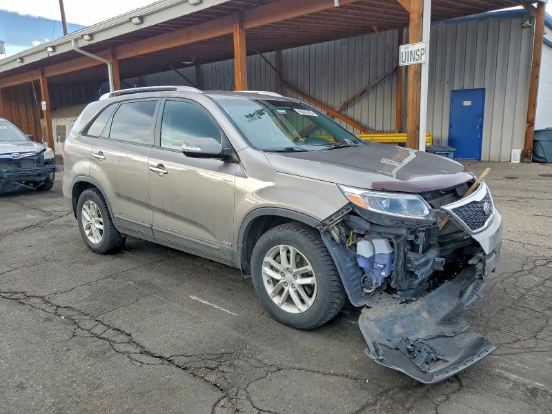 Фото 4 - KIA SORENTO