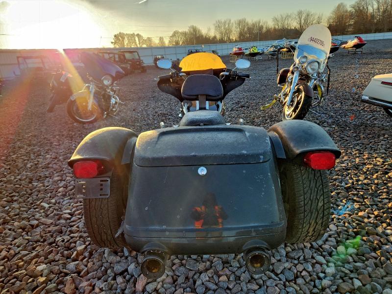 HARLEY-DAVIDSON FL 2016