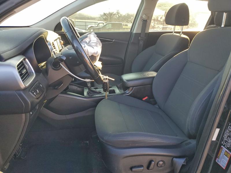 Фото 7 - KIA SORENTO