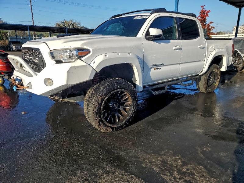 Фото 1 - TOYOTA TACOMA