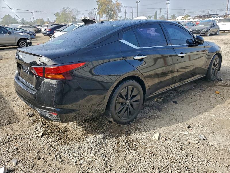 Фото 3 - NISSAN ALTIMA