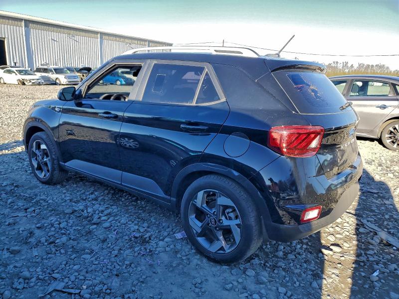 Фото 2 - HYUNDAI VENUE