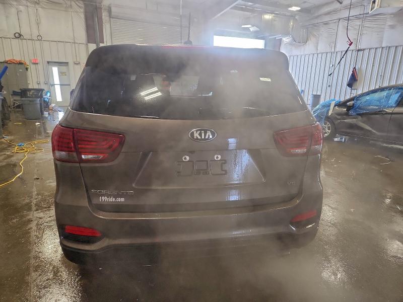 Фото 6 - KIA SORENTO