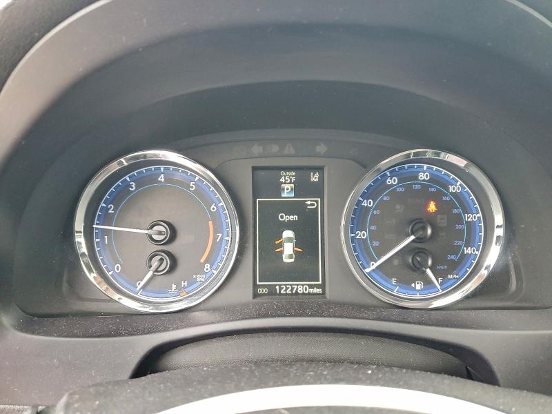 Фото 9 - TOYOTA COROLLA