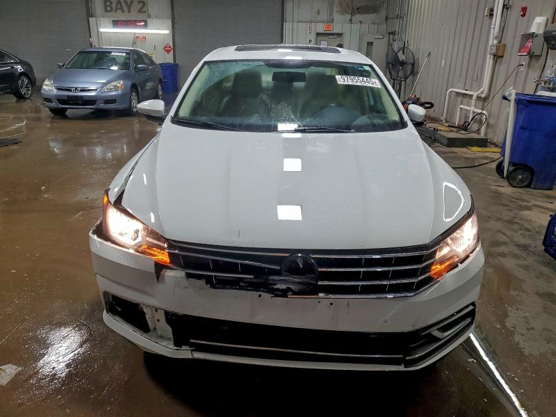 Фото 5 - VOLKSWAGEN PASSAT