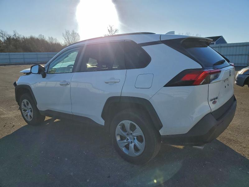 Фото 2 - TOYOTA RAV4